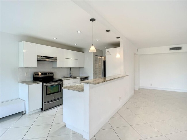 Building Photo - 6342 Longboat Ln W