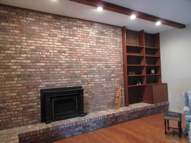 Building Photo - 631 Nelson Point Rd