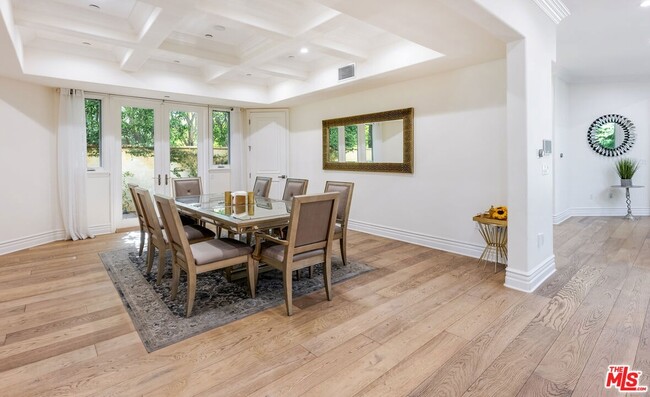 Building Photo - 391 S Saltair Ave