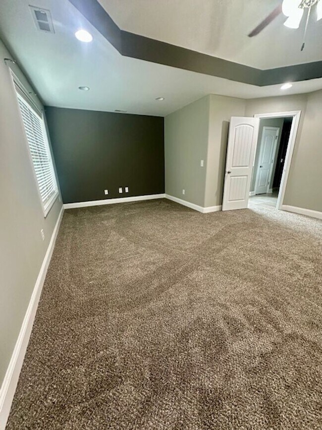 Building Photo - 2015 Dorsey Ct