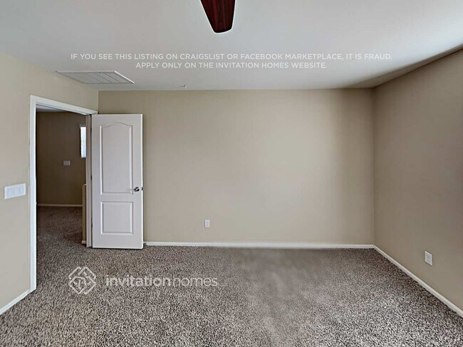 Building Photo - 865 S Pheasant Dr