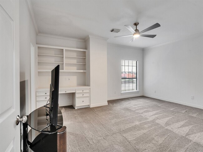 Building Photo - 2525 Nantucket Dr