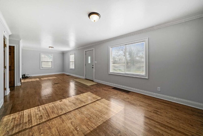 Building Photo - Updated 5-Bedroom, 2-Bath Home Across from...