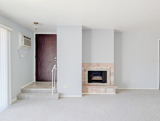 Building Photo - 801 S Dwyer Ave