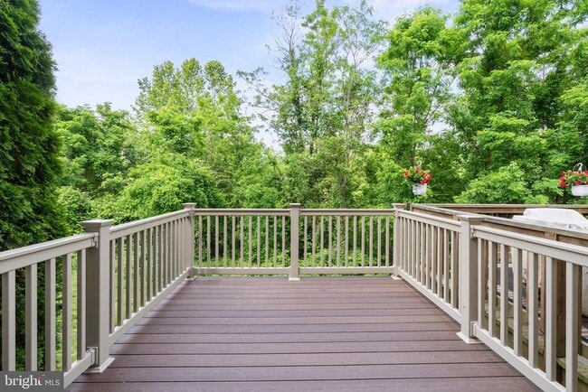 Building Photo - 102 Penns Manor Dr