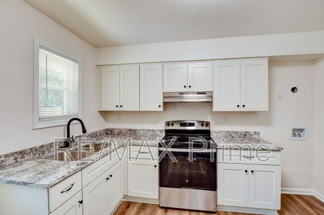 Building Photo - 1306 Linden Ave