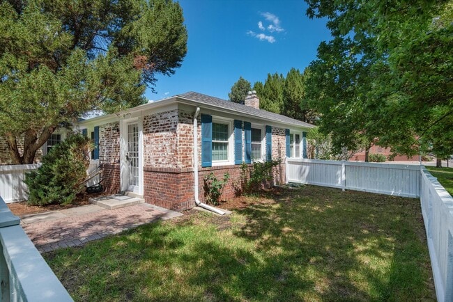 Primary Photo - 1267 Leyden St