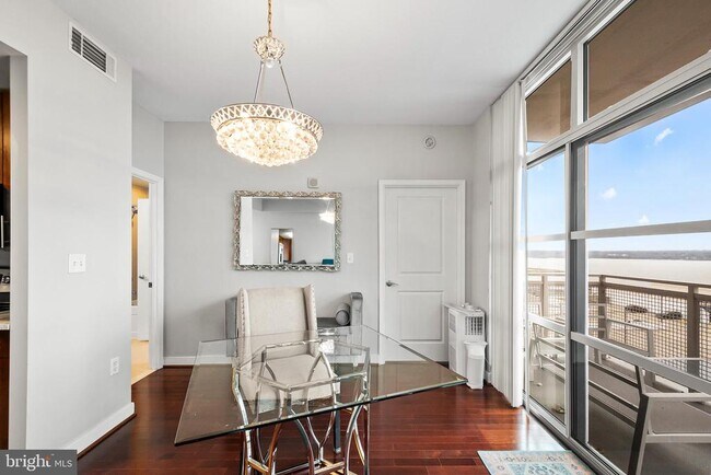 Building Photo - 157 Fleet St