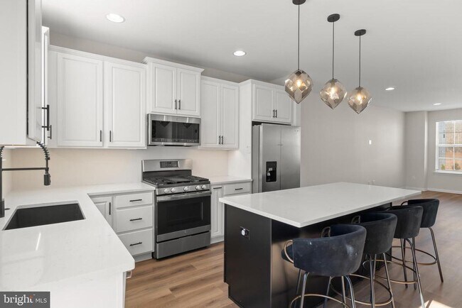 Building Photo - 69 Aviary Rd