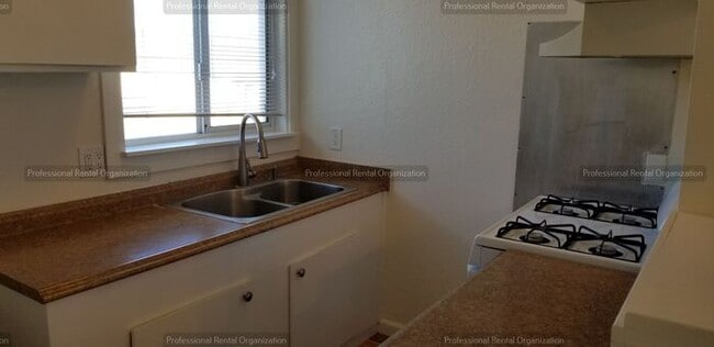 Building Photo - Coming Soon: Cozy Studio Cottage in Vineyard Setting