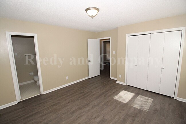 Building Photo - 5901 Tishomingo Dr