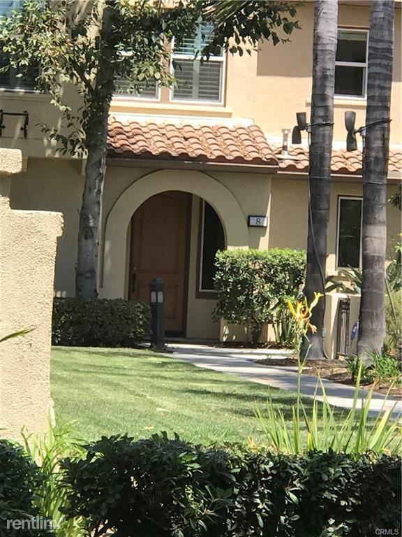 Building Photo - 2 br, 3 bath Townhome - 2481 Wagner St Unit 8