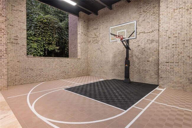 Building Photo - 402 Timberview Trail