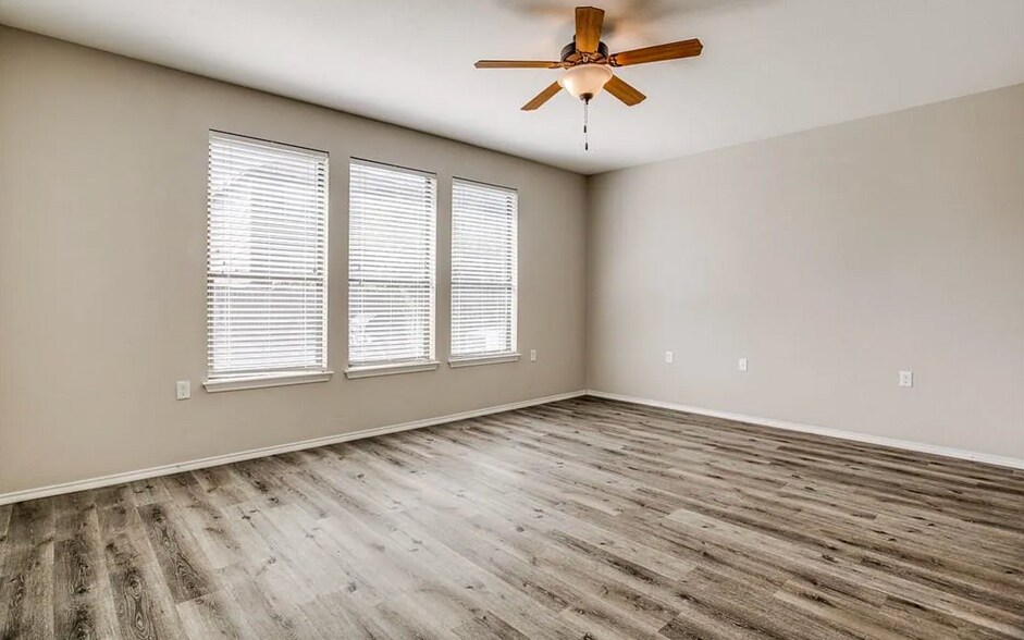 Building Photo - 8801 Capitol View Dr