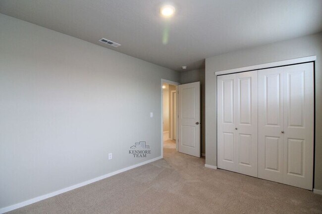 Building Photo - 8043 Ranchland Ln