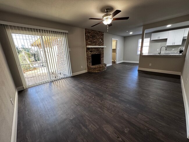 Building Photo - 1311 Alpine Dr