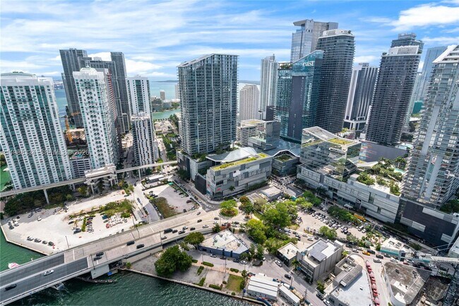 Building Photo - 92 SW 3rd St