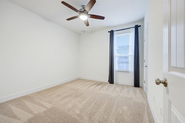 Building Photo - 804 Beautyberry Ln
