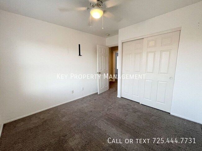 Building Photo - 605 Sonoran Heights Ave