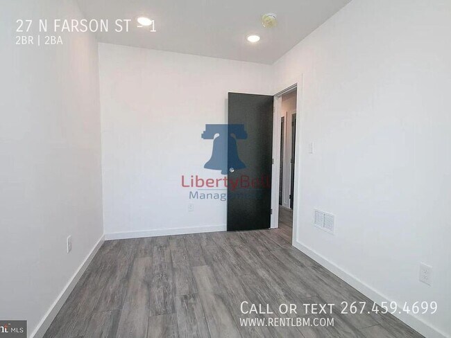 Building Photo - 27 Farson St