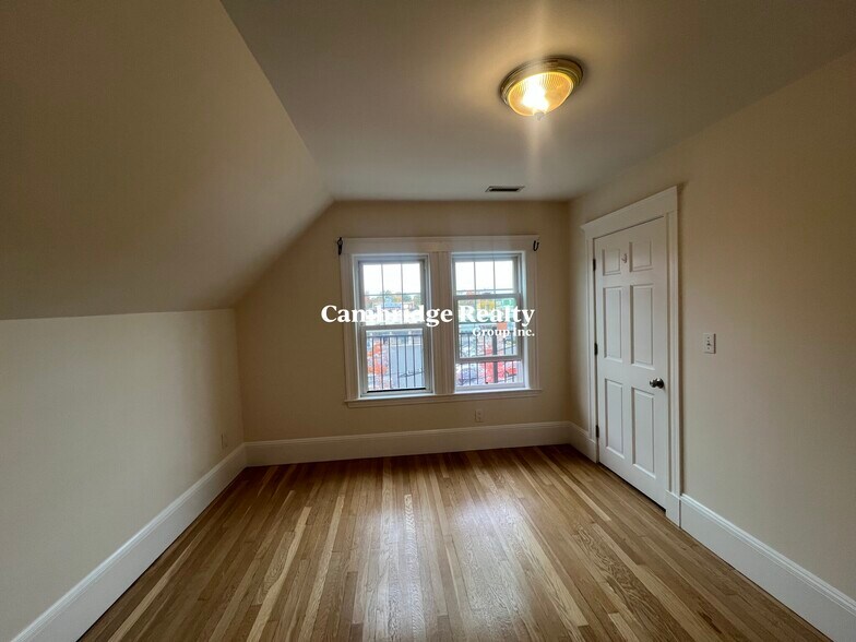 Building Photo - 50 White St