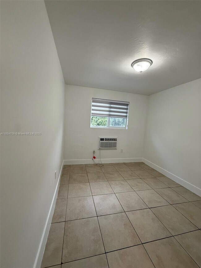 Building Photo - 749 NW 60th St