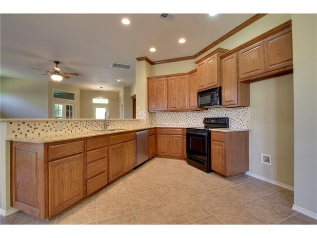 Building Photo - Fantastic  3 Bedrooms + Study Home in Prai...