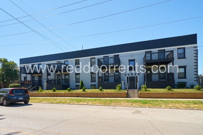 Primary Photo - 1329 E Market St