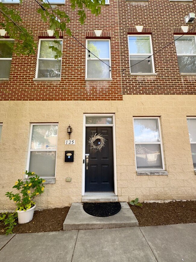 Building Photo - Charming 2 Bedroom/2 Bathroom Townhome near Patterson Park, Baltimore, MD!