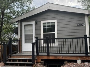 Building Photo - Cache La Poudre