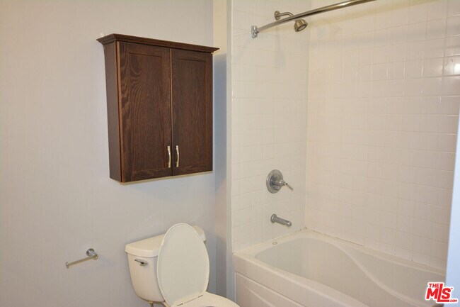 Building Photo - 1100 Wilshire Blvd