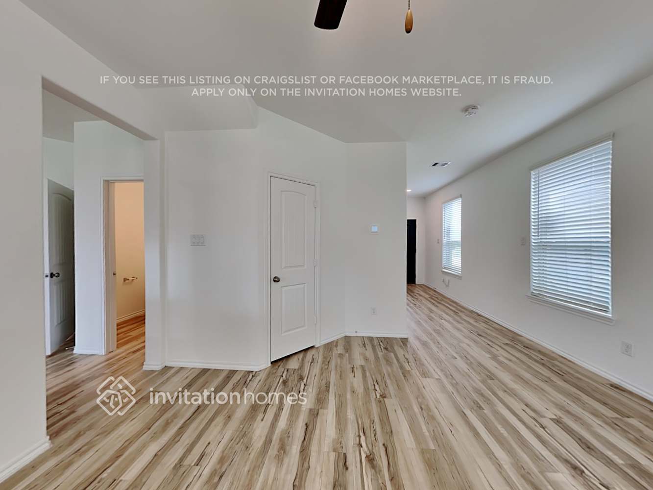 Building Photo - 23839 Via Camino Ln