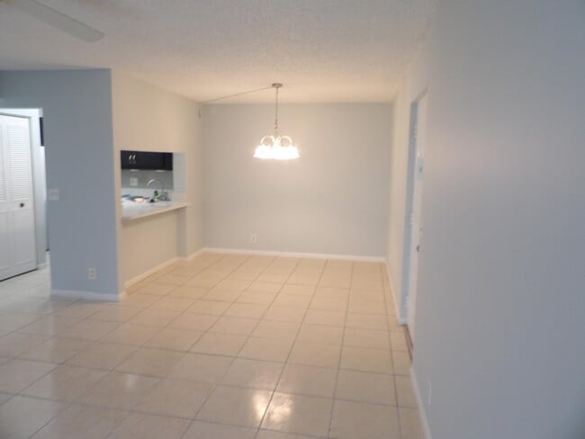 Building Photo - 618 Sea Pine Way