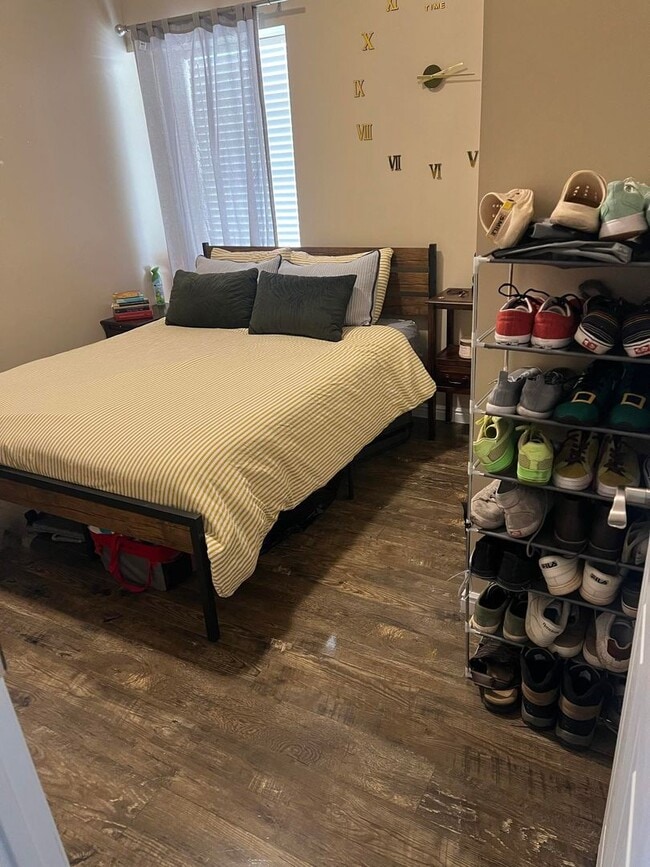 Building Photo - O102 2 Bedroom 2 Bathroom Apartment in Hildale *utilities included*