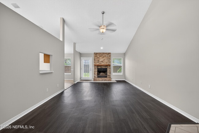 Building Photo - 3550 Sheldrake Dr