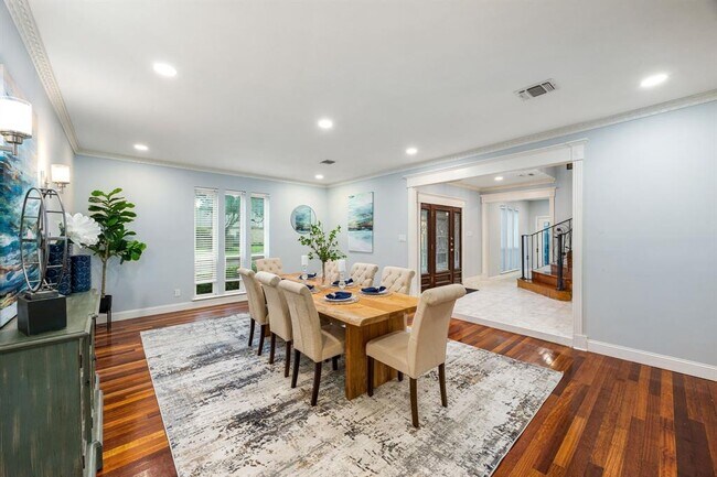 Building Photo - 15726 Walkwood Dr
