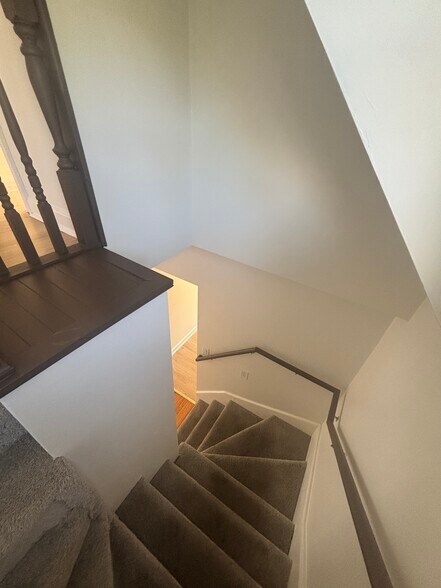 Building Photo - 33 Appleton St