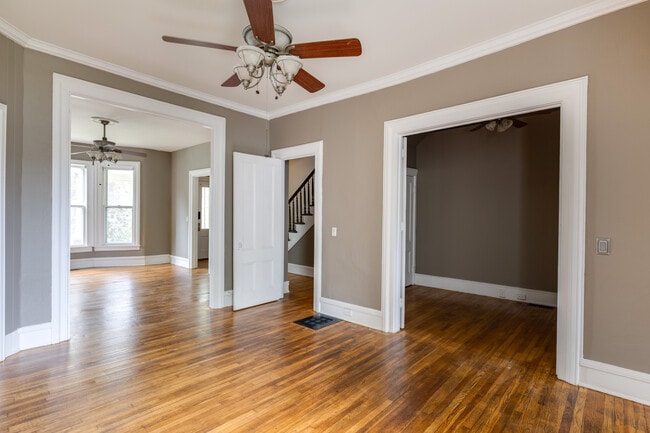 Building Photo - 355 W Clinton St