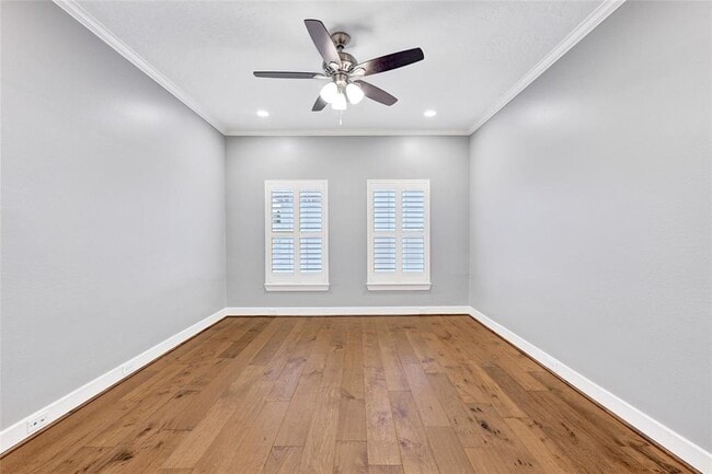 Building Photo - 210 Breezy Way