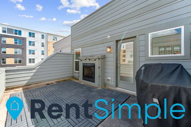 Building Photo - 13326 Sherwood Park Ln