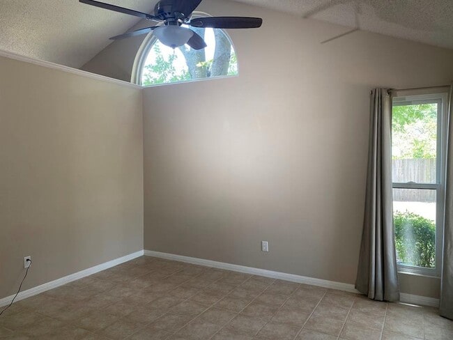 Building Photo - 2207 Warfield Way