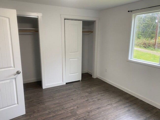 Building Photo - Remodeled 3 bed, 1 bath house with Large 2...