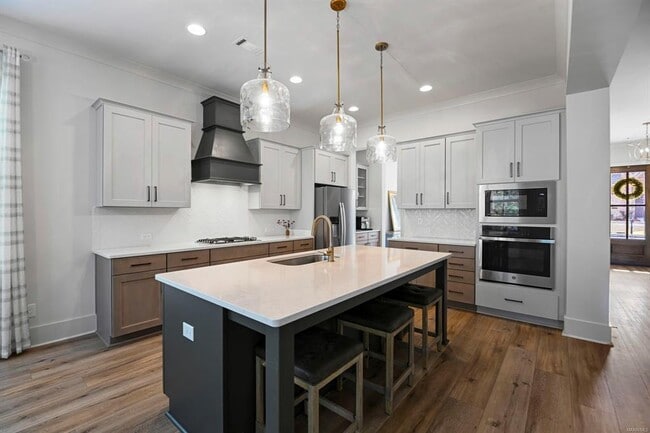 Building Photo - 1691 Pebble Creek Dr