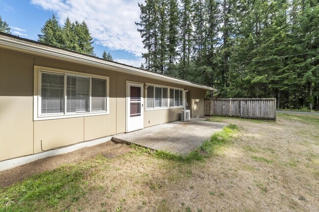 Building Photo - 12745 Lala Cove Ln SE