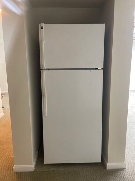 private refrigerator - 249 Amberleigh Dr