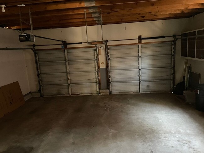 Building Photo - Great Location - Al Tahoe Home with Upgrades