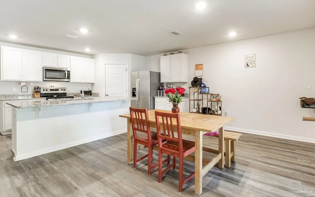 Building Photo - 9768 MilleeLoop