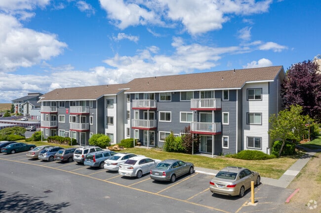 Building Photo - Timberline on the Green