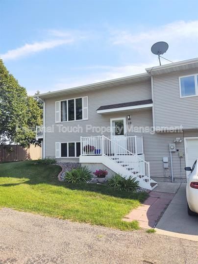 Building Photo - 19 Prairiewood Xing S