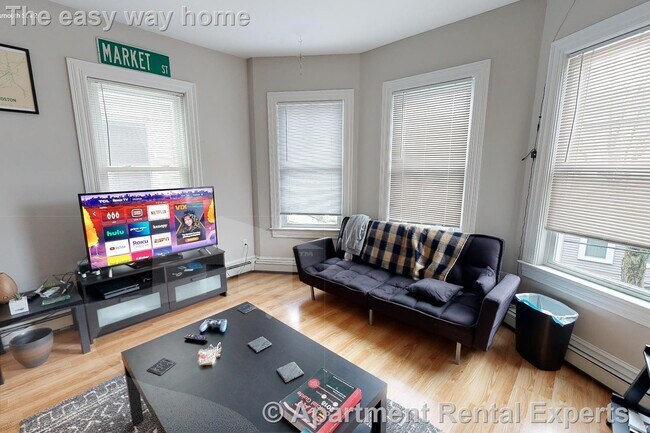 Building Photo - 27 Portsmouth St